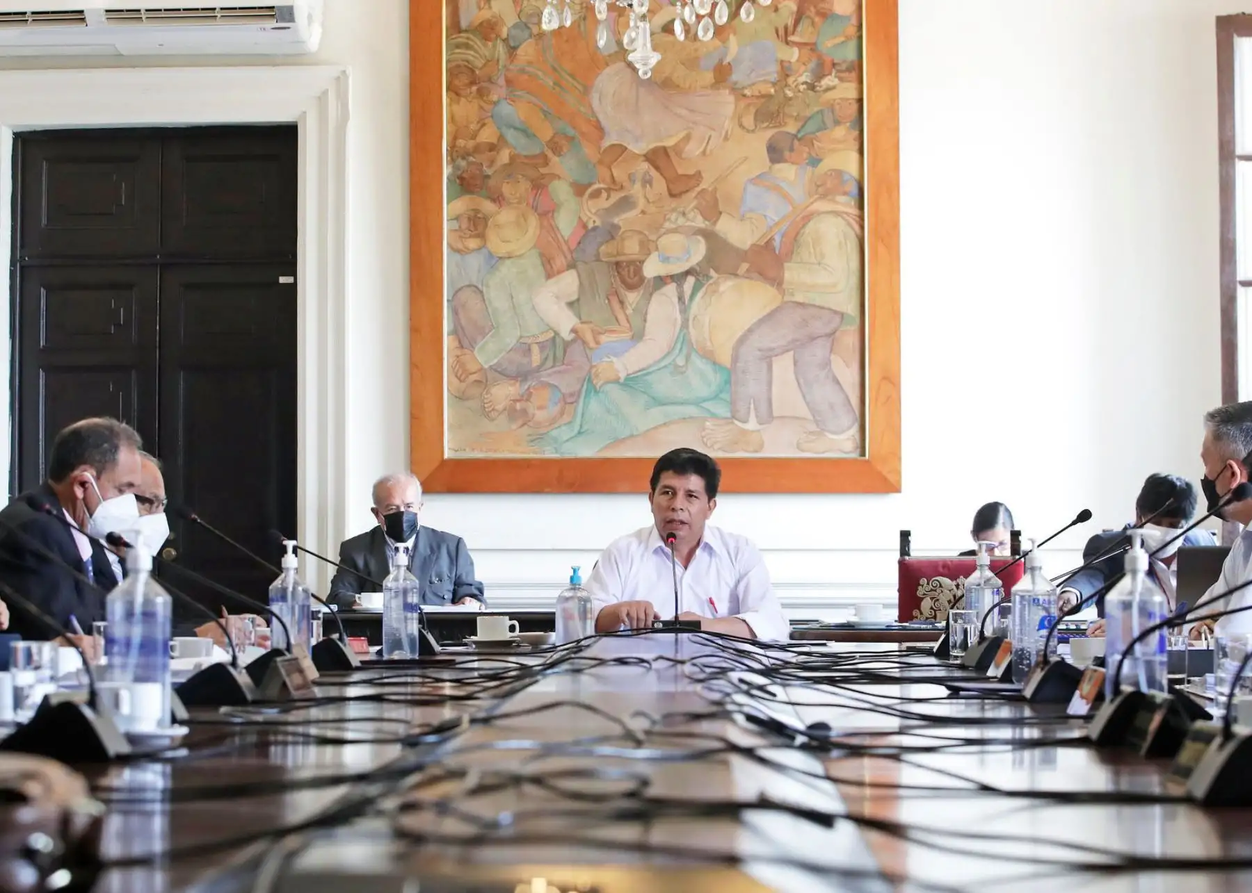 Presidente Pedro Castillo lidera primera sesión del Gabinete Ministerial dirigido por Aníbal Torres.