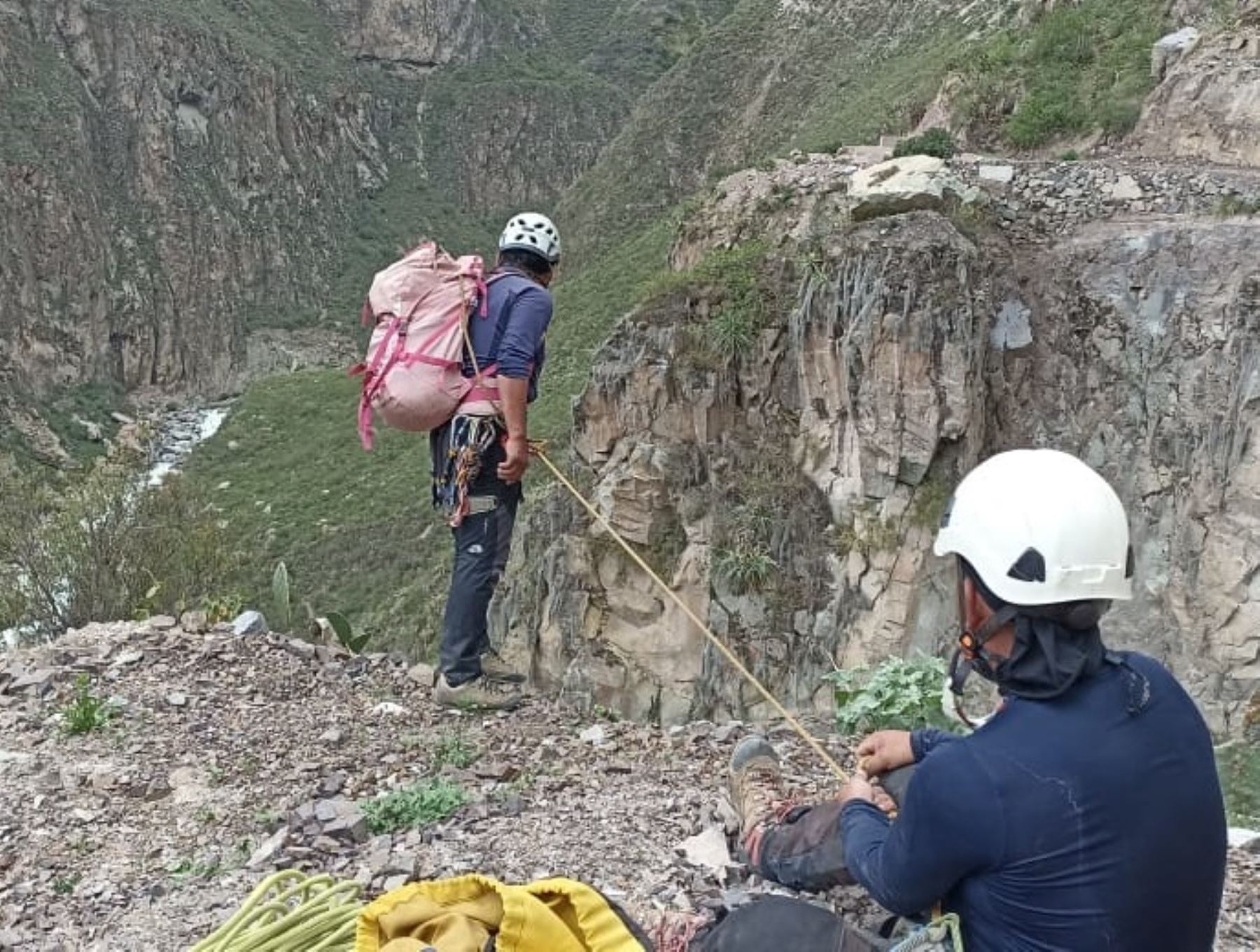 Seis equipos de rescate participan de las labores de búsqueda de Natasha de Crombrugghe, la turista belga quien se encuentra desaparecida en el valle de Colca desde el 23 de enero. ANDINA/Difusión