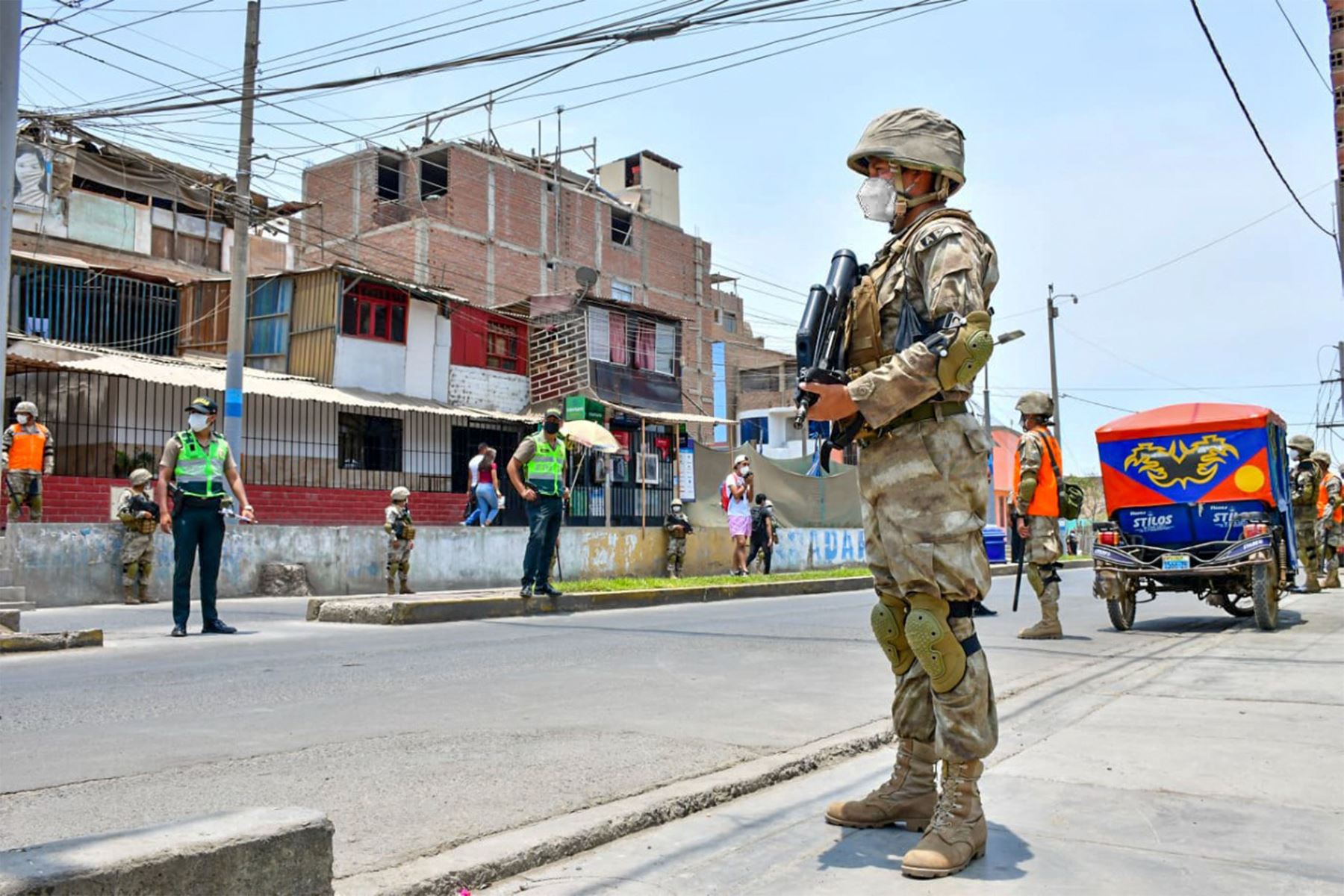 Miembros de las Fuerzas Armadas apoyarán con el patrullaje a pie a la Policía Nacional. Foto: ANDINA/Difusión