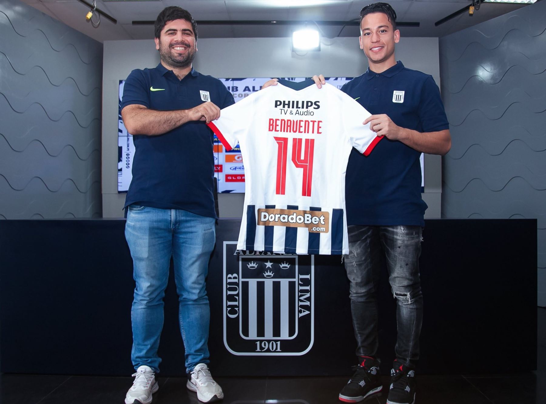 Cristian Benavente ya es jugador de Alianza Lima