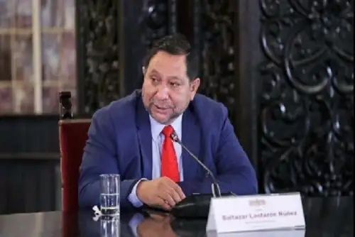 El gobernador de Apurímac, Baltazar Lantarón Núñez, junto a sus pares del país, se reunió con el presidente de la república, Pedro Castillo Terrones;  y el jefe del Gabinete Ministerial, Aníbal Torres Vásquez, con quienes se trató temas concernientes a las acciones que buscan fortalecer un proceso de descentralización efectiva, vialidad de proyectos y estabilidad política del país.