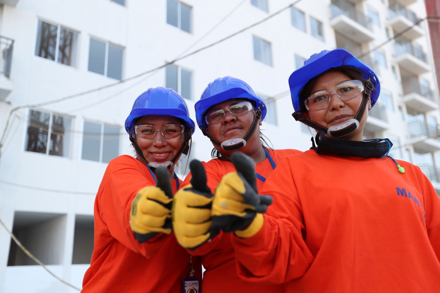 Se busca que más mujeres se reinserten en labores del sector construcción. Cortesía MVCS