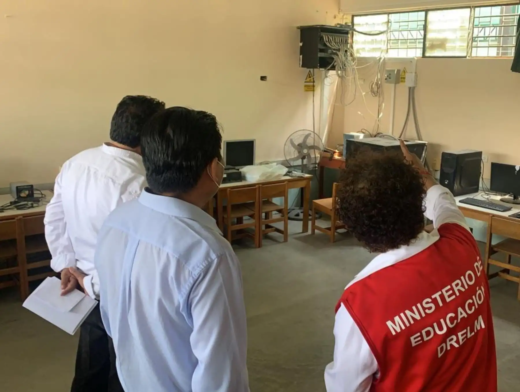 Especialistas del Ministerio de Educación supervisan el cumplimiento de protocolos de seguridad para garantizar el retorno a clases presenciales de más de 8 millones de escolares. ANDINA/Difusión