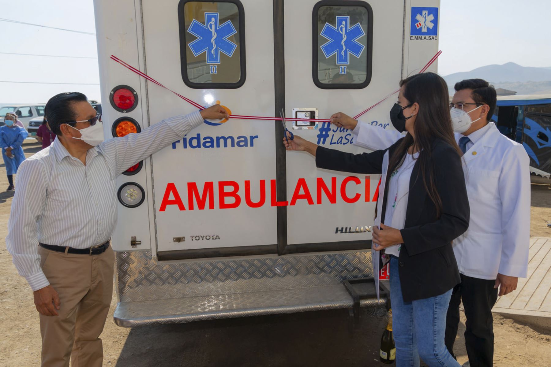 La ambulancia de tipo 2 cuenta con cabina médica y equipamiento biomédico como monitor desfibrilador portátil, resucitador manual para adulto, pediátrico y neonatal, entre otros. Foto: ANDINA/difusión.