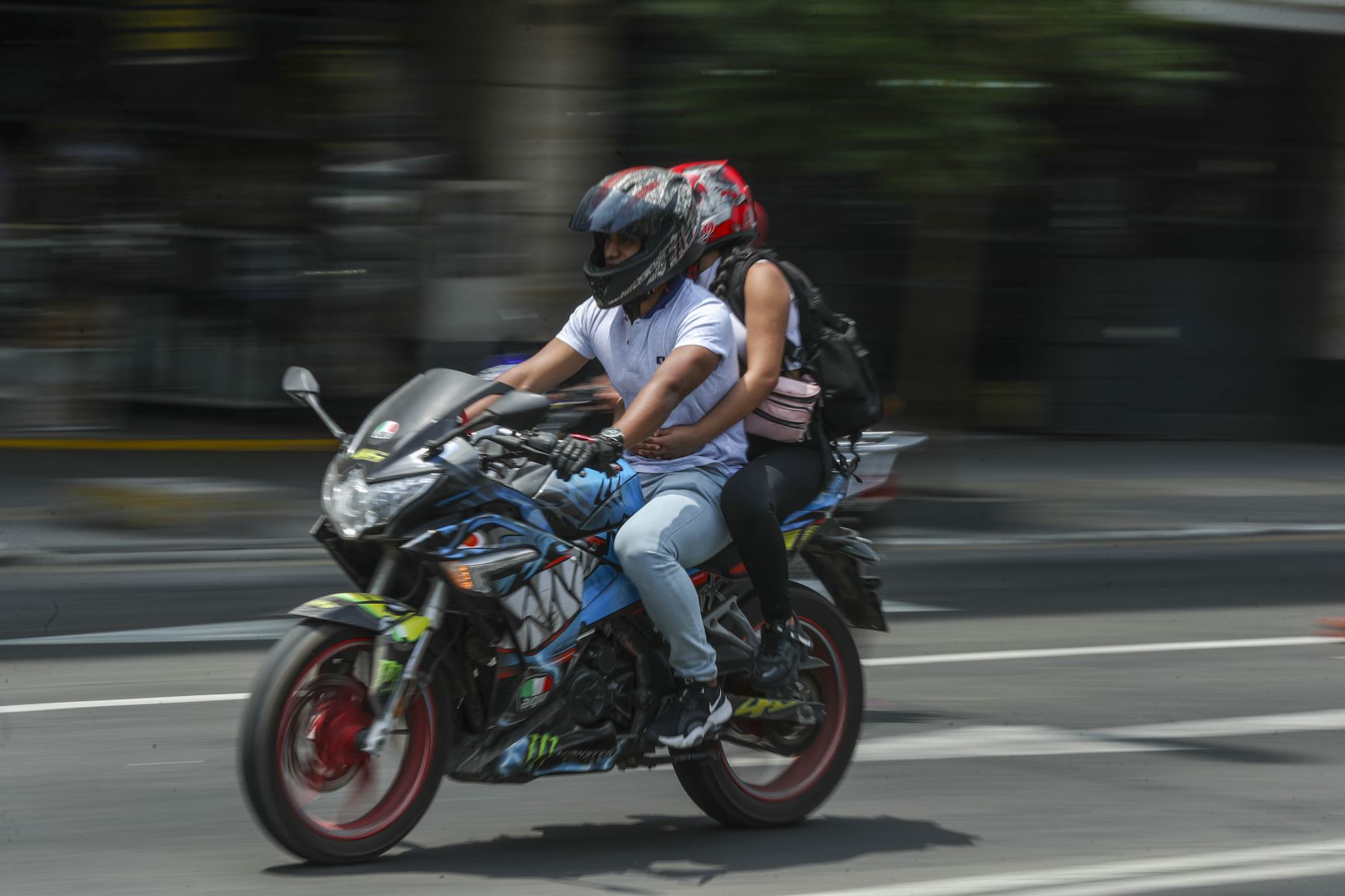 La prohibición del servicio público de pasajeros en motos se sustenta en los altos índices de siniestralidad vial asociados a estos vehículos. Foto: ANDINA/archivo