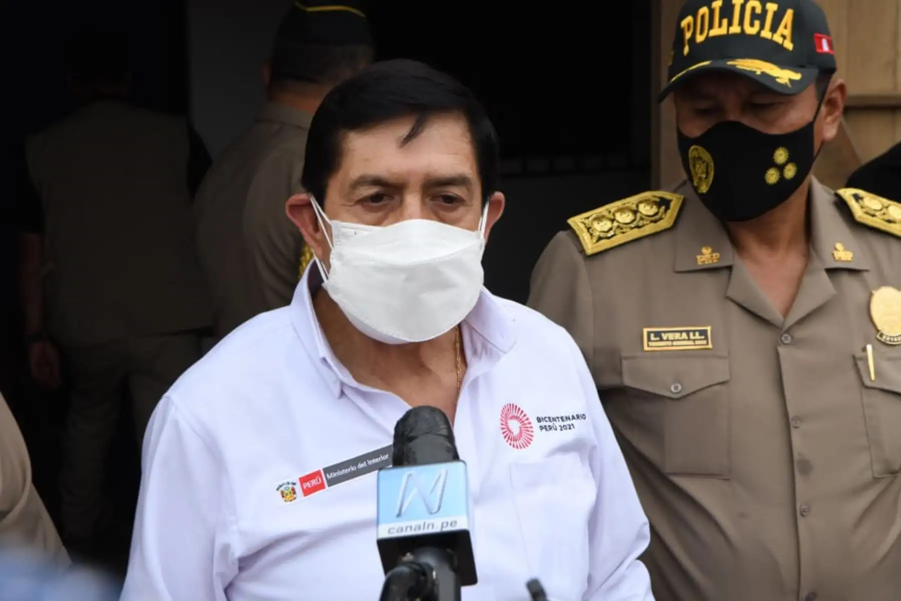 El ministro de Interior, Alfonso Chávarry, destacó la labor de la PNP en la captura de la banda delictiva "Los malditos del cementerio" en Villa El Salvador (VES), inmersos en el delito contra el patrimonio, en la modalidad de robo agravado. Foto: Mininter