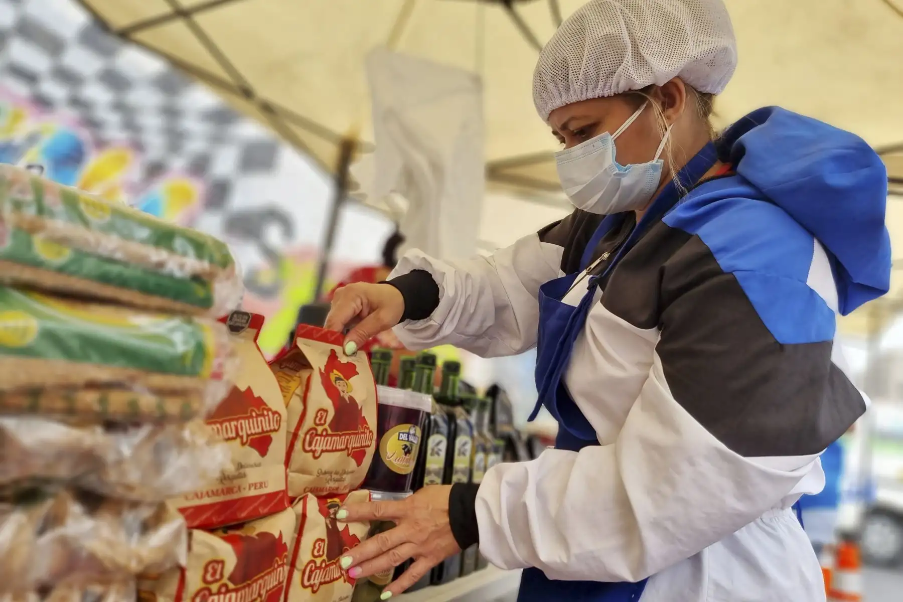 La Municipalidad de Lima trasladó el Mercado Móvil al distrito de El Agustino, donde los vecinos podrán adquirir verduras, frutas, tubérculos, menestras y más alimentos frescos de temporada. Foto: MuniLima