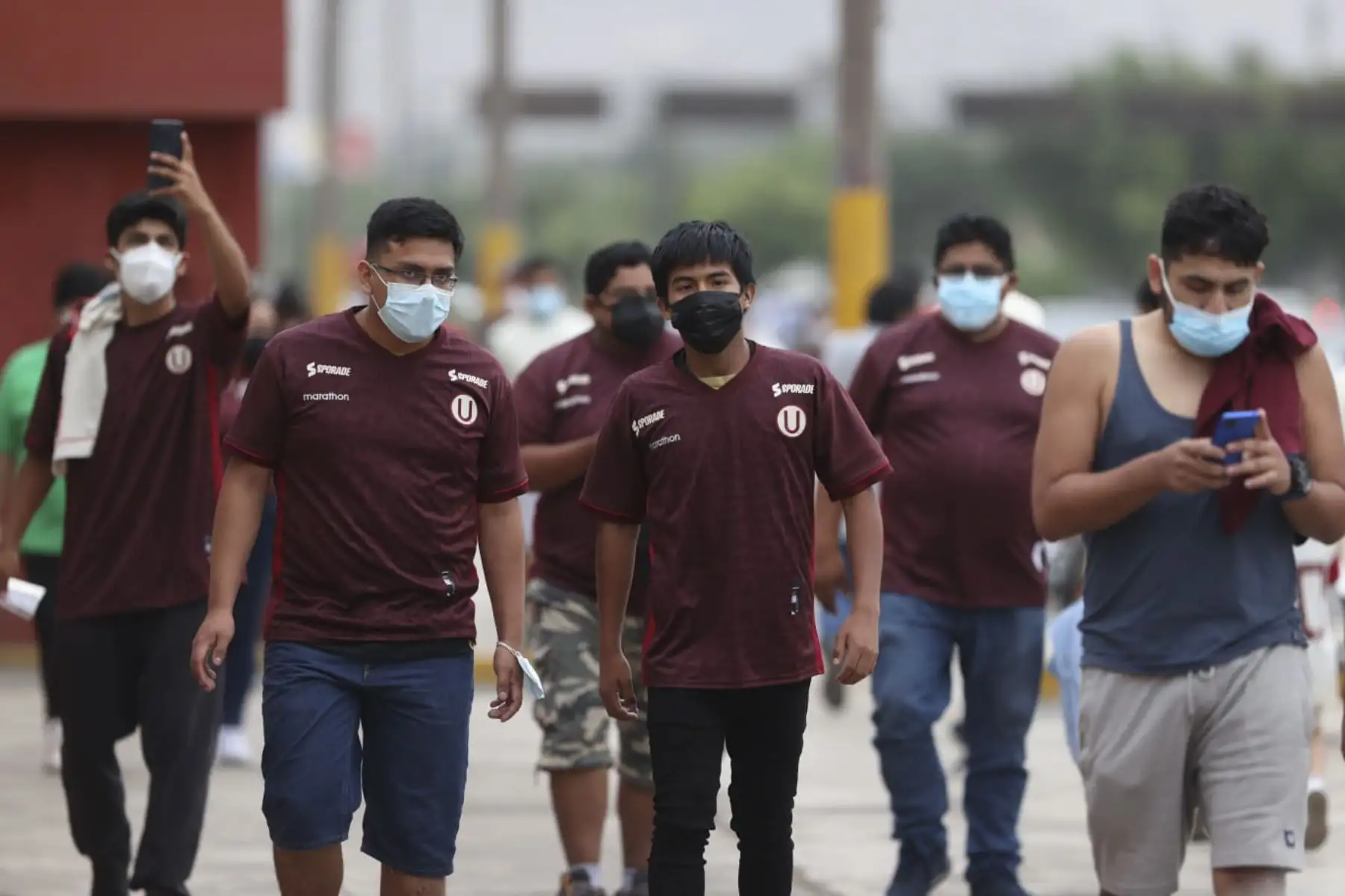 Estadio Monumental abrió sus tribunas al público en el partido entre Universitario y San Martín. Desde este 11 de febrero los hinchas podrán ver los partidos desde las tribunas. Se ha confirmado que el aforo en los estadios para eventos deportivos se incrementó hasta el 70 % en las provincias en nivel de alerta alto por la pandemia de covid-19.  Foto: ANDINA/Jhonel Rodriguez