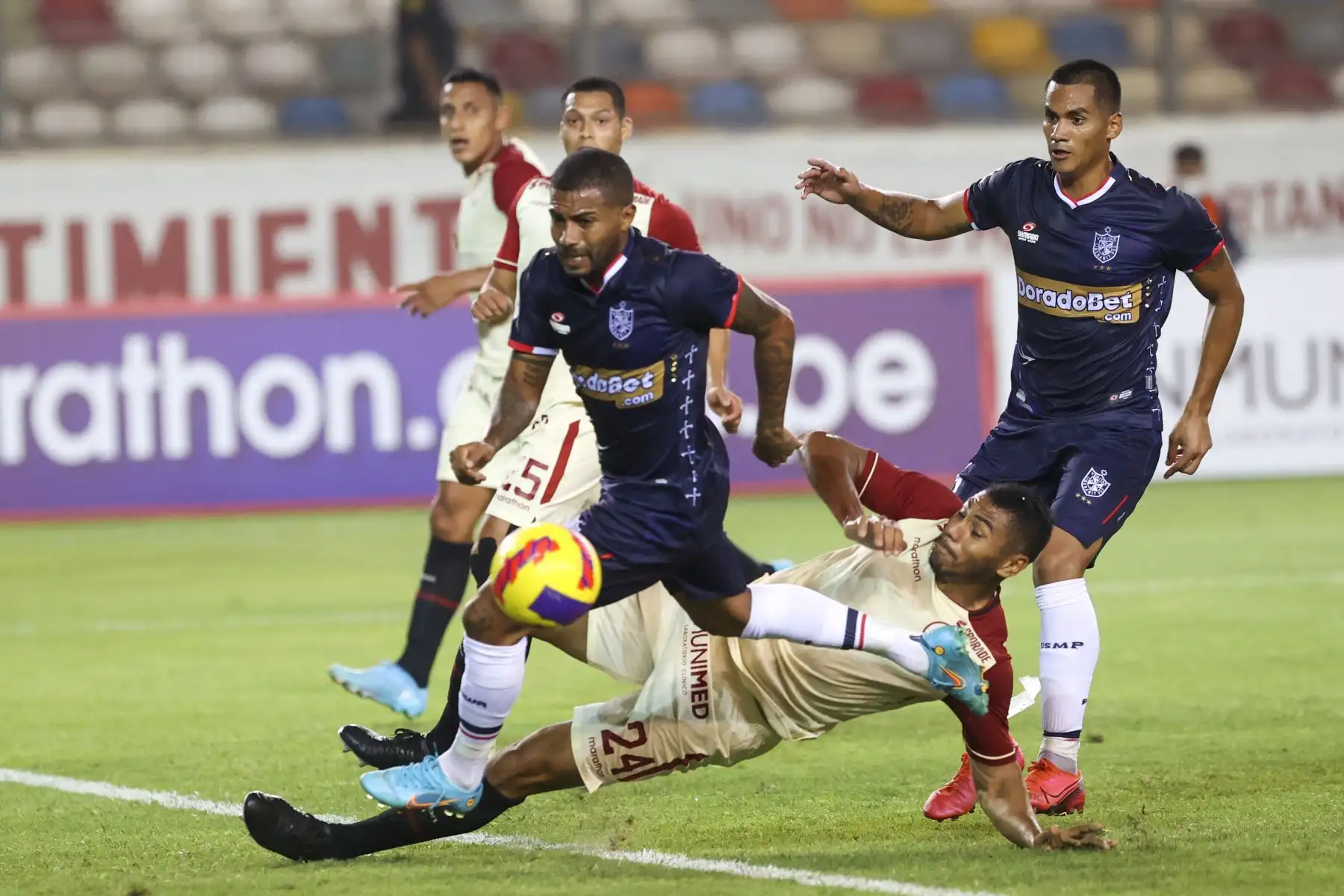 Universitario de Deportes se enfrenta a Universidad San Martín en el Estadio Monumental de Ate en un partido que abre la segunda jornada de la Fase 1 de la Liga 1 2022. Foto: ANDINA/Jhonel Rodriguez