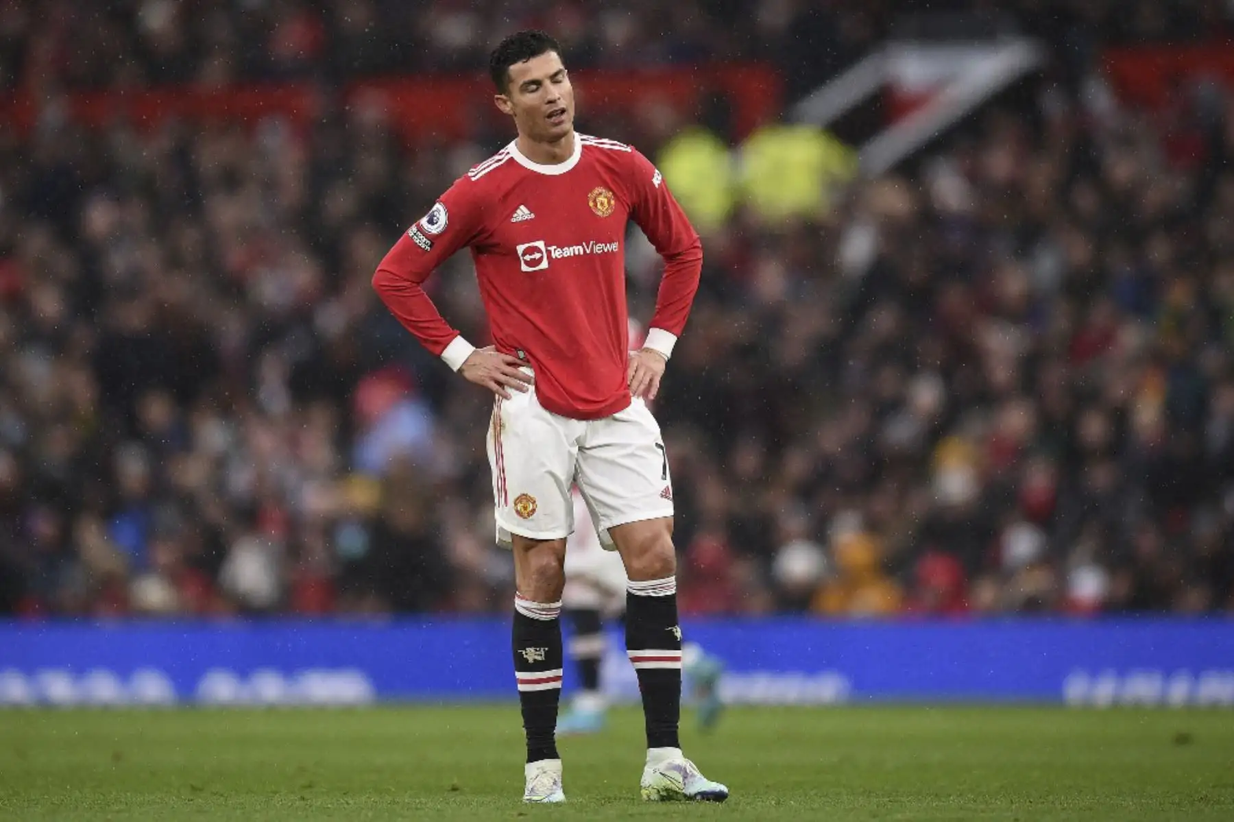 El delantero portugués del Manchester United, Cristiano Ronaldo, reacciona durante el partido de fútbol de la Premier League inglesa entre el Manchester United y el Southampton en Old Trafford en Manchester, noroeste de Inglaterra, el 12 de febrero de 2022. Foto: AFP