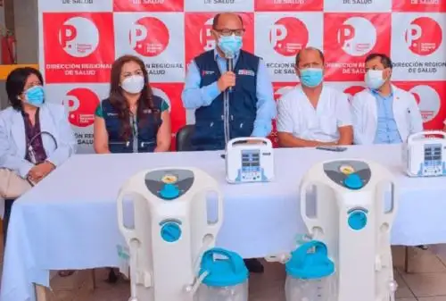 El viceministro de Prestaciones y Aseguramiento en Salud, Augusto Tarazona, llegó a la región Piura para entregar los primeros 20 kits UCI que serán destinados al Hospital Santa Rosa y al Hospital de Apoyo II-2 de Sullana.