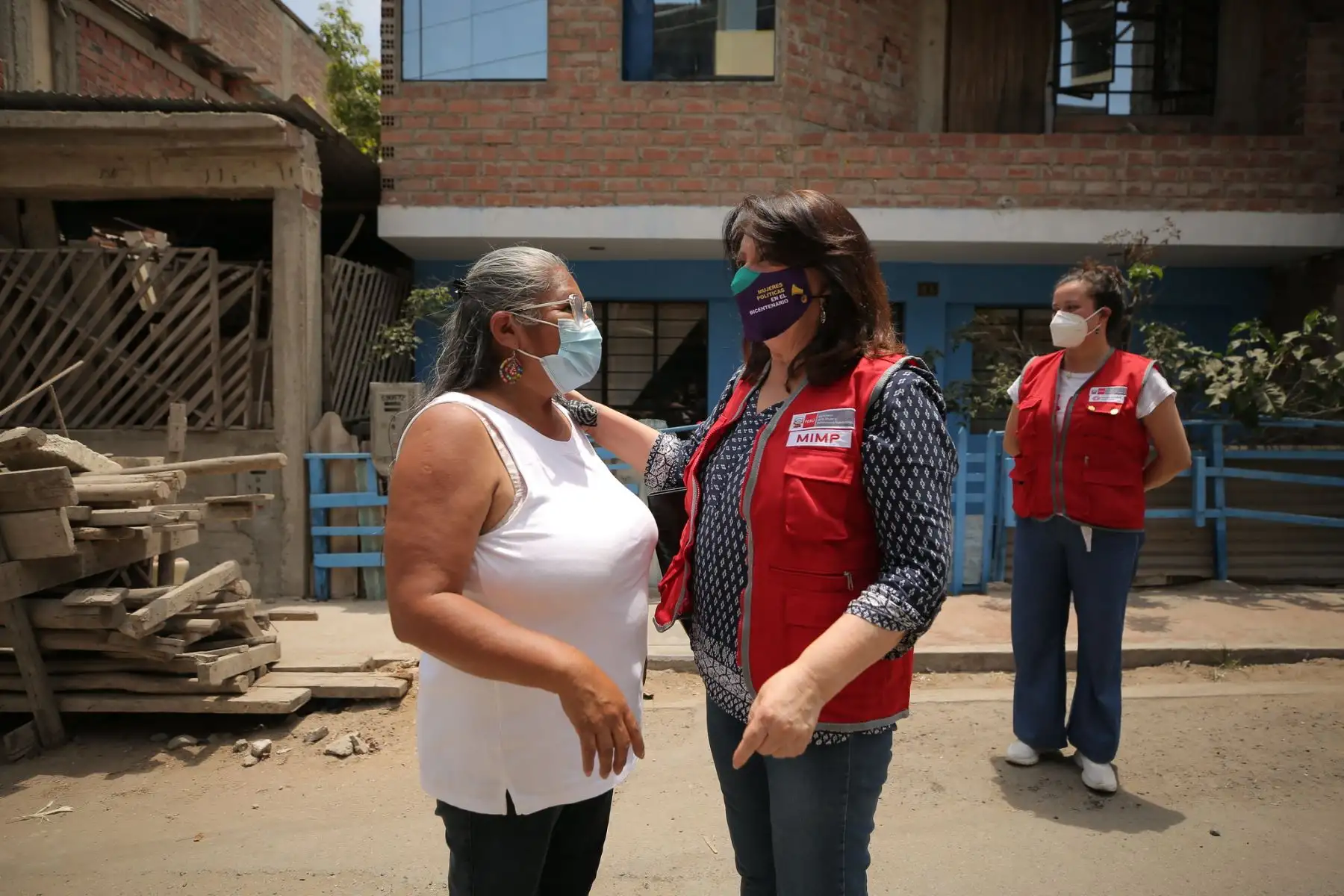 Encuentro de la ministra de la Mujer y Poblaciones Vulnerables, Diana Miloslavic con  integrantes de la Casa de la Mujer, en el marco de las actividades por los 30 años del asesinato de María Elena Moyano. 
Foto: MIMP