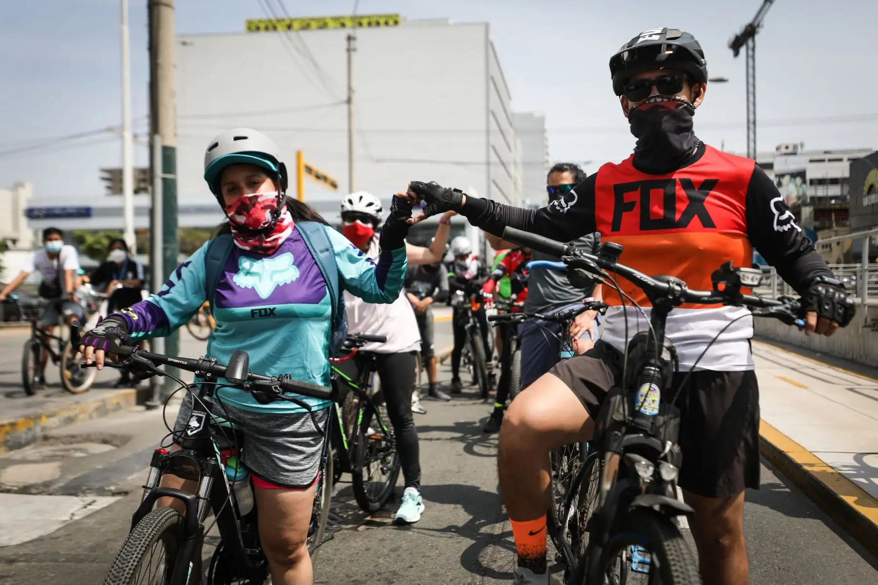 Ciclistas celebran el amor y la amistad pedaleando en la ciclovía de la Av. Arequipa. Amigos, enamorados, novios y esposos participan de las actividades por motivo del Día de San Valentín. Foto: MML
