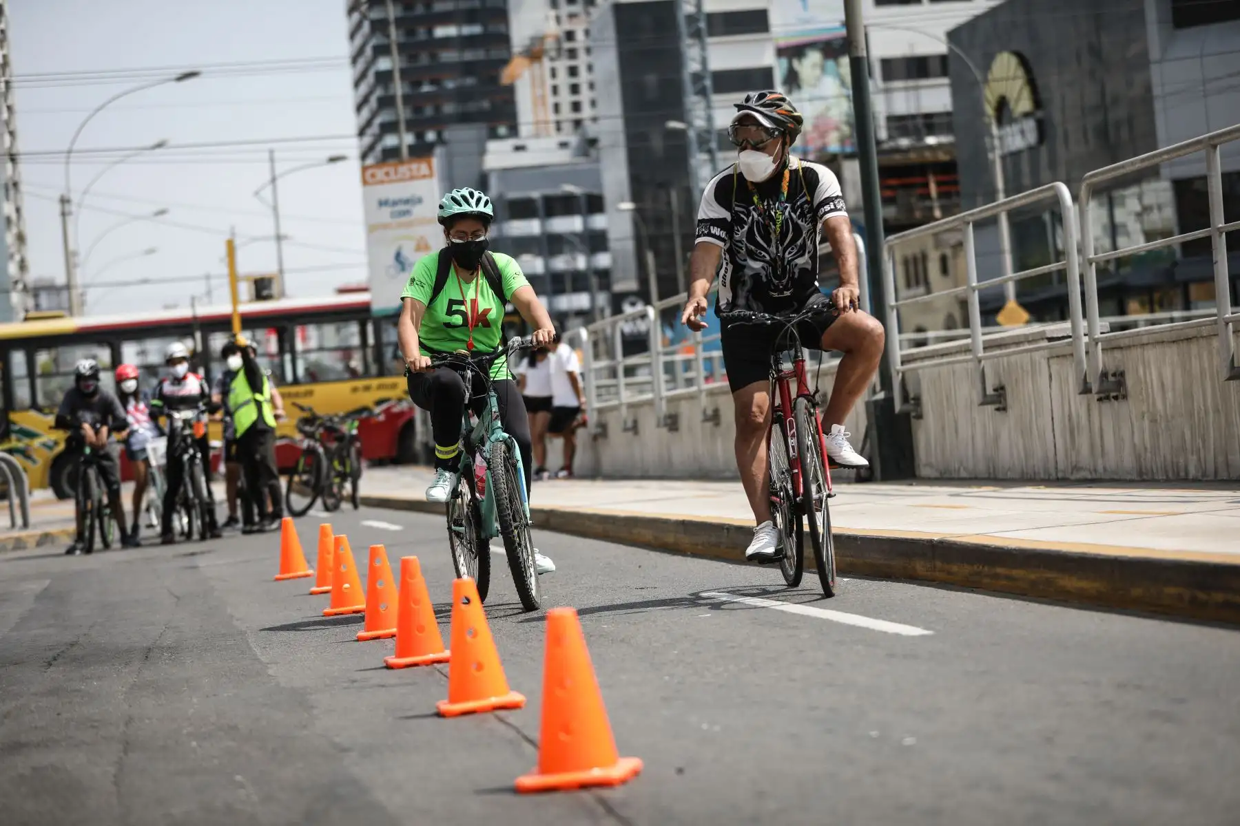 Ciclistas celebran el amor y la amistad pedaleando en la ciclovía de la Av. Arequipa. Amigos, enamorados, novios y esposos participan de las actividades por motivo del Día de San Valentín. Foto: MML