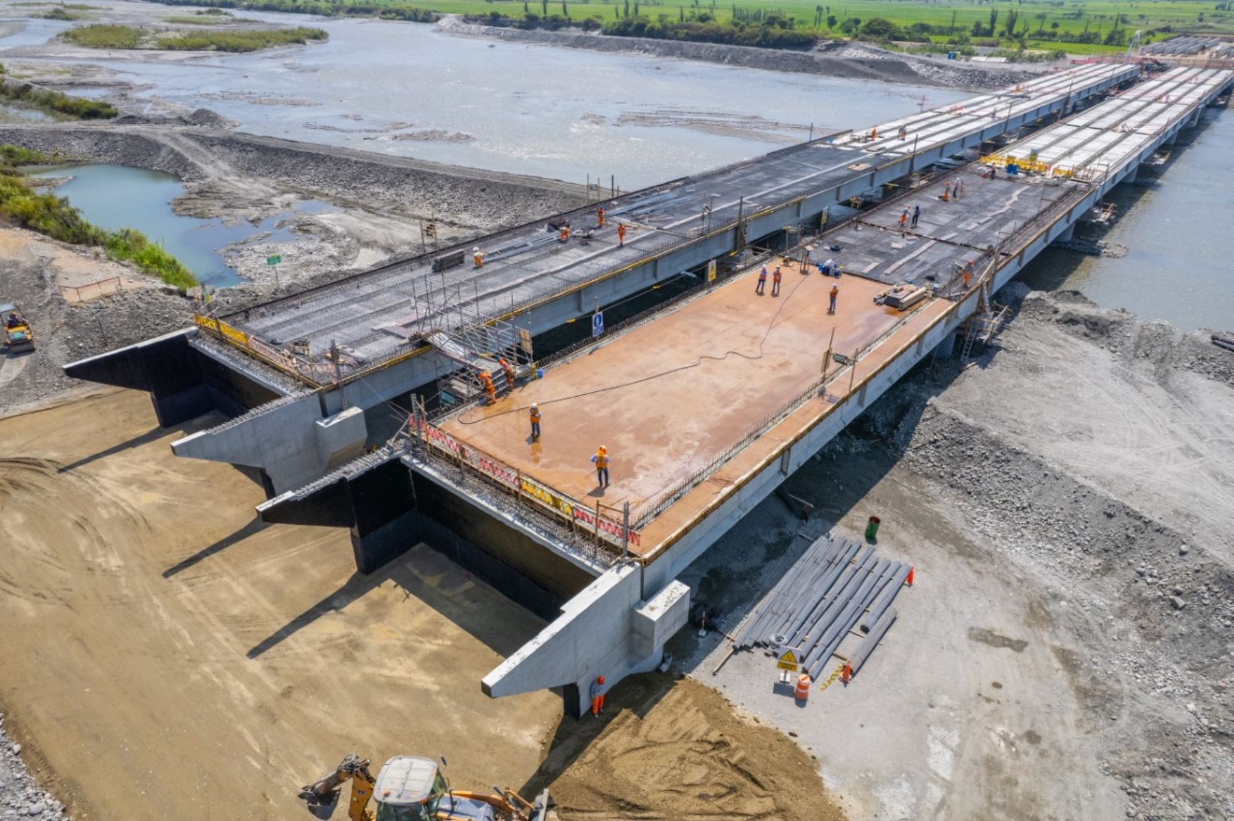 “El puente está proyectado para soportar caudales máximos y fenómenos de erosión, asegurando la continuidad del tránsito entre el norte y el resto del país”