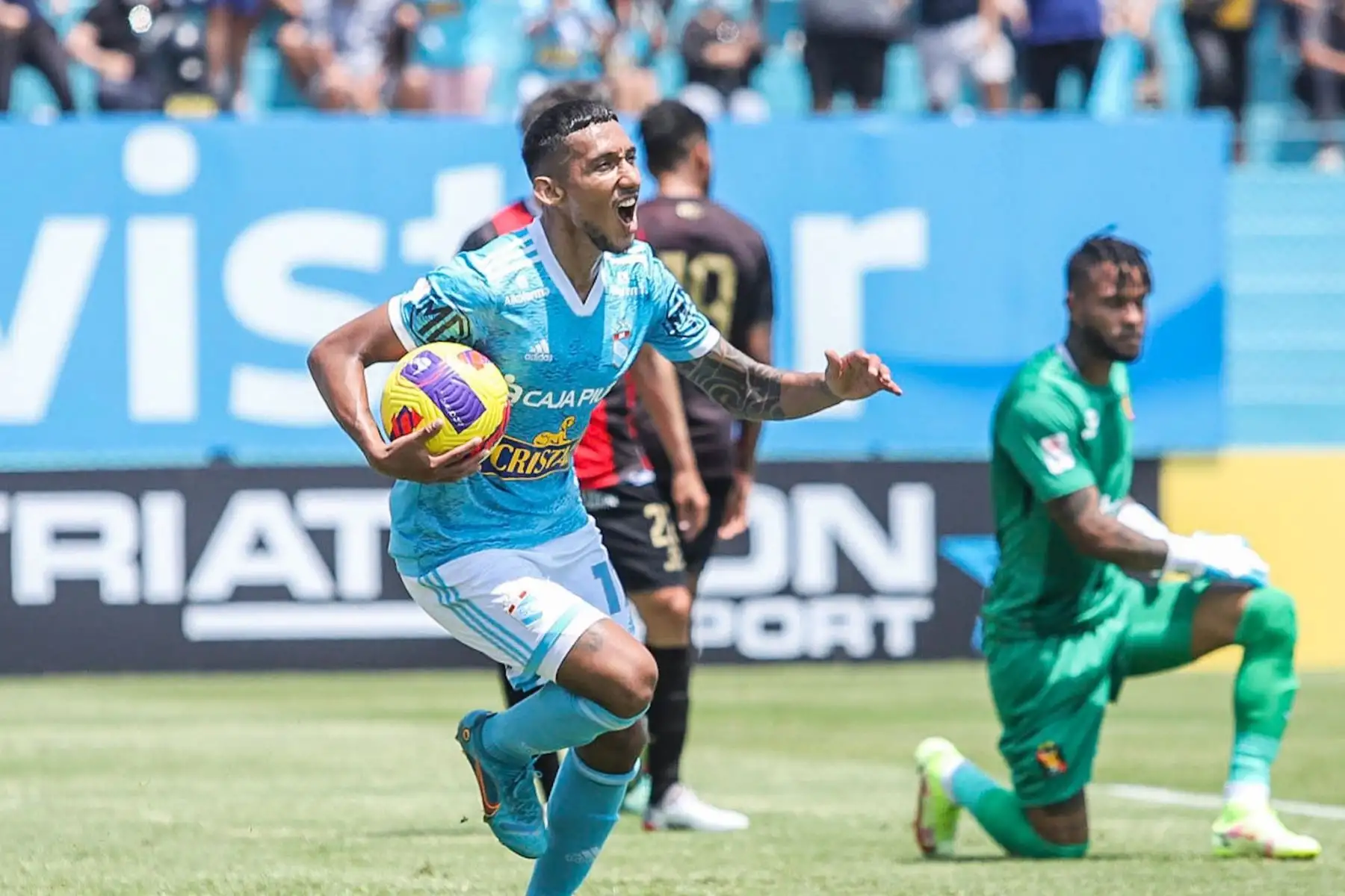 Sporting Cristal y Melgar de Arequipa se enfrentan en el estadio Alberto Gallardo por la fecha 2 de la Liga 1. Foto: FPF