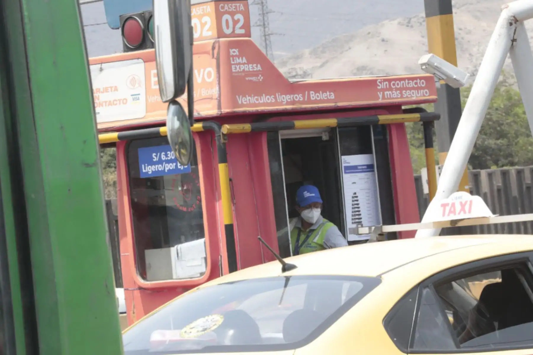El precio del peaje en la vía de Evitamiento y en la vía expresa Línea Amarilla subió a S/ 6.30 desde las 00.00 horas de hoy domingo 13 de febrero, informó la empresa concesionaria Lima Expresa.
Imagen en el peaje de la vía evitamiento Ramiro Priale.
Foto: ANDINA/Carlos Lezama
