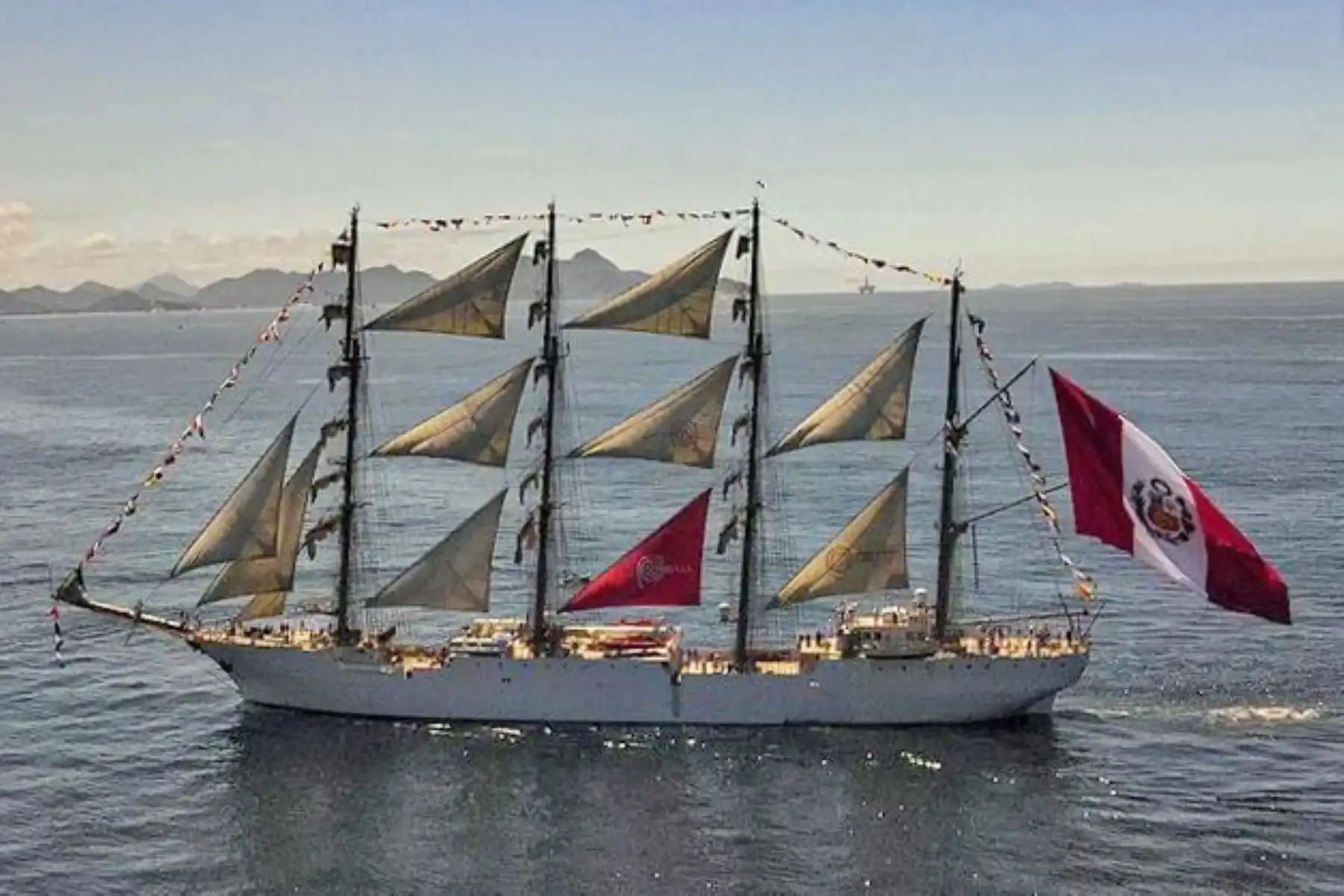 Velas Latinoamérica se realiza cada cuatro años desde 2010, con el objetivo de fortalecer los lazos de amistad entre las Marinas y sus futuras generaciones de oficinales y tripulantes, así como para promocionar la cultura de cada país durante su estadía en los puertos de escala. Foto: Marina de Guerra del Perú
