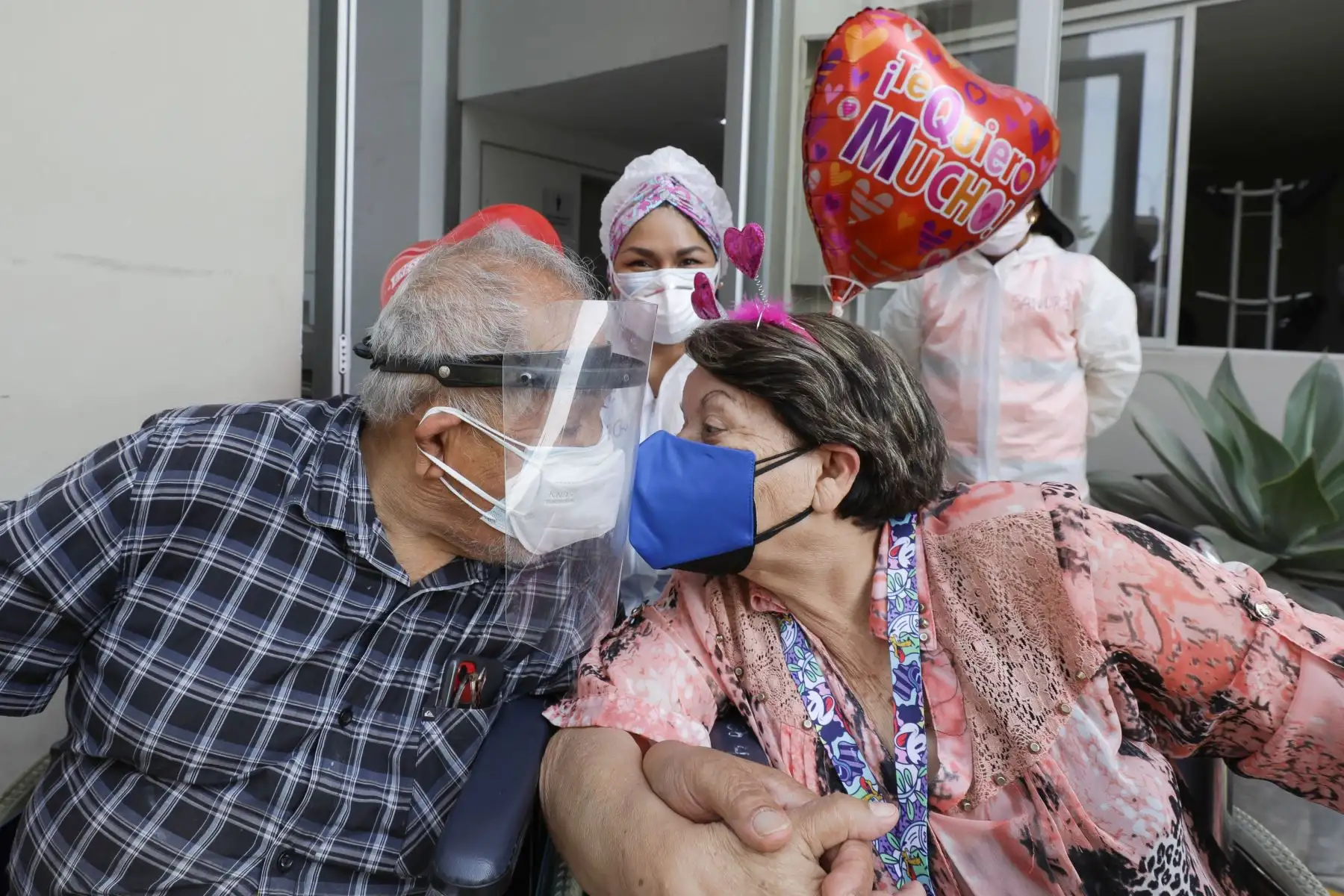 Víctor Olivera y su compañera de vida, Juana Pereyra vencieron al covid-19. Foto: ,ANDINA/Difusión