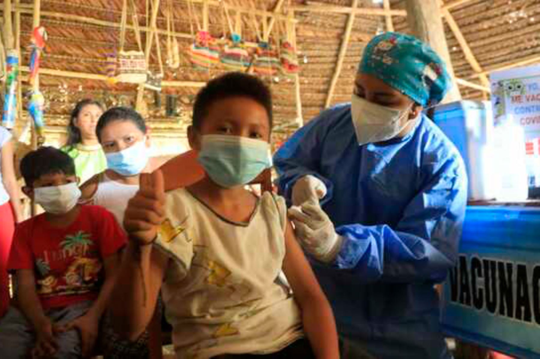 El Minsa vacunó contra el covid-19 a 120 niños y niñas de 5 a 11 años en comunidades indígenas de la provincia de Mariscal Ramón Castilla, región Loreto.  Foto: ANDINA/Mincul