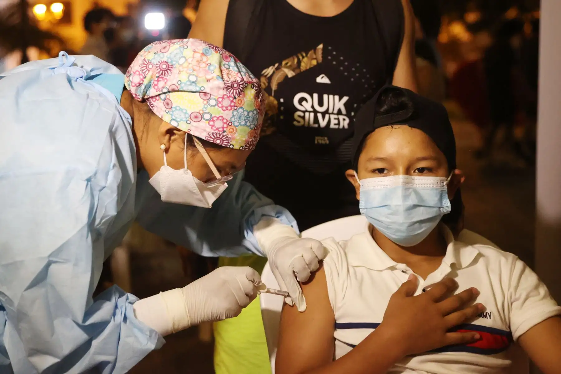 Ministerio de Salud realiza vacunación y descarte de covid-19  en el Dia de la Amistad y el Amor  en Plaza de la Democracia, cercado de Lima.
Foto: ANDINA/Vidal Tarqui