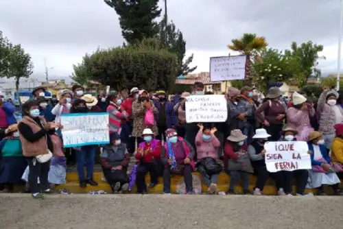 Los comerciantes argumentaron que está feria ancestral es el único sustento de cientos de familias que se vieron perjudicadas durante la pandemia por la covid-19, y que no tuvieron la oportunidad de generar ingresos económicos.
