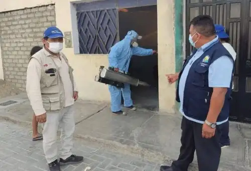 Las autoridades de la Red de Salud Pacífico Sur mostraron su preocupación por la poca colaboración de la población de Casma para permitir el ingreso a sus viviendas de las brigadas de salud que vienen realizando jornadas de fumigación ante el brote del dengue.