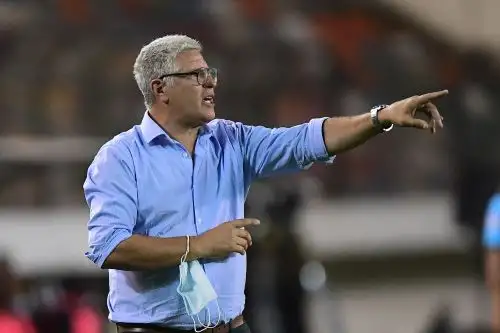Álvaro Gutiérrez se va de Universitario tras goleada de Alianza Lima. Foto: AFP
