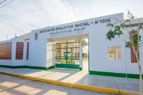 El primer grupo de 10 colegios forma parte de los 24 centros educativos que la ARCC ejecuta en Áncash, en el contexto del Acuerdo de Gobierno a Gobierno con el Reino Unido, cuya inversión se estima en S/ 406 millones.
