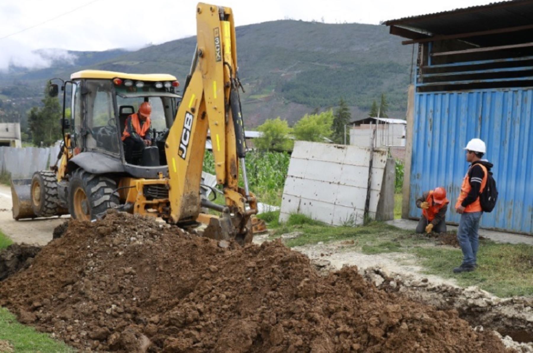 Con casi S/ 4 millones de inversión del Ministerio de Vivienda, Construcción y Saneamiento, se inició la ejecución del proyecto de creación del sistema de agua potable y saneamiento en la comunidad campesina de Umasi, distrito de Hualla, provincia de Víctor Fajardo, en la región Ayacucho.