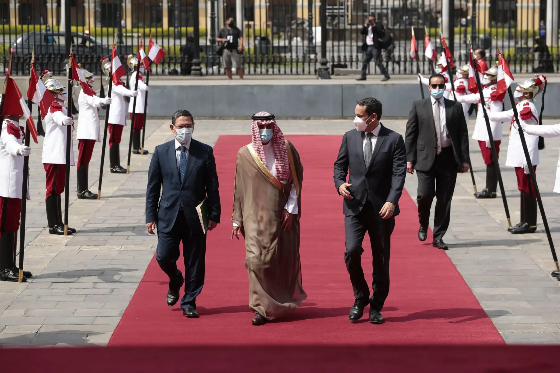 Presidente de la República, Pedro Castillo, recibe la visita del ministro de Estado para Asuntos Exteriores de Arabia Saudita, Adel bin Ahmed Al Jubeir. Foto: ANDINA/ Prensa Presidencia