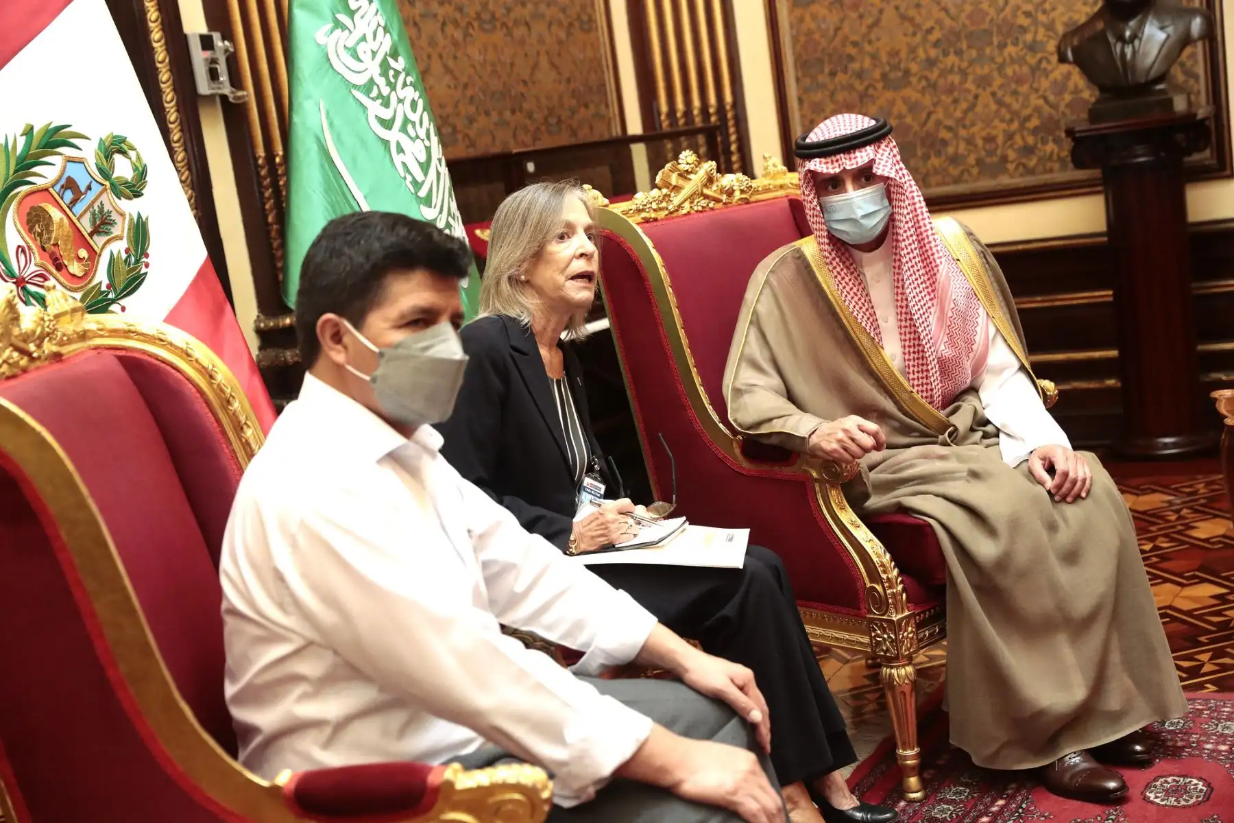 Presidente de la República, Pedro Castillo, recibe la visita del ministro de Estado para Asuntos Exteriores de Arabia Saudita, Adel bin Ahmed Al Jubeir. Foto: ANDINA/ Prensa Presidencia