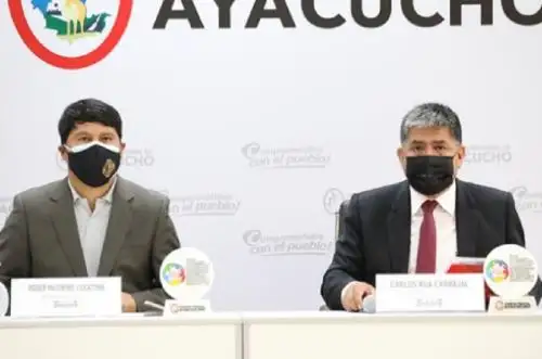 El gobernador regional de Ayacucho, Carlos Rúa Carbajal, oficializó el lanzamiento de la estrategia regional "Incluir para Crecer", edición 2022, que busca disminuir la anemia y la desnutrición crónica infantil, mediante un trabajo articulado con los gobiernos locales de las 11 provincias del departamento.