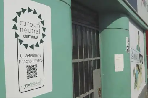 La red de clínicas veterinarias Pancho Cavero obtiene la certificación otorgada por la empresa certificadora Green Initiative.