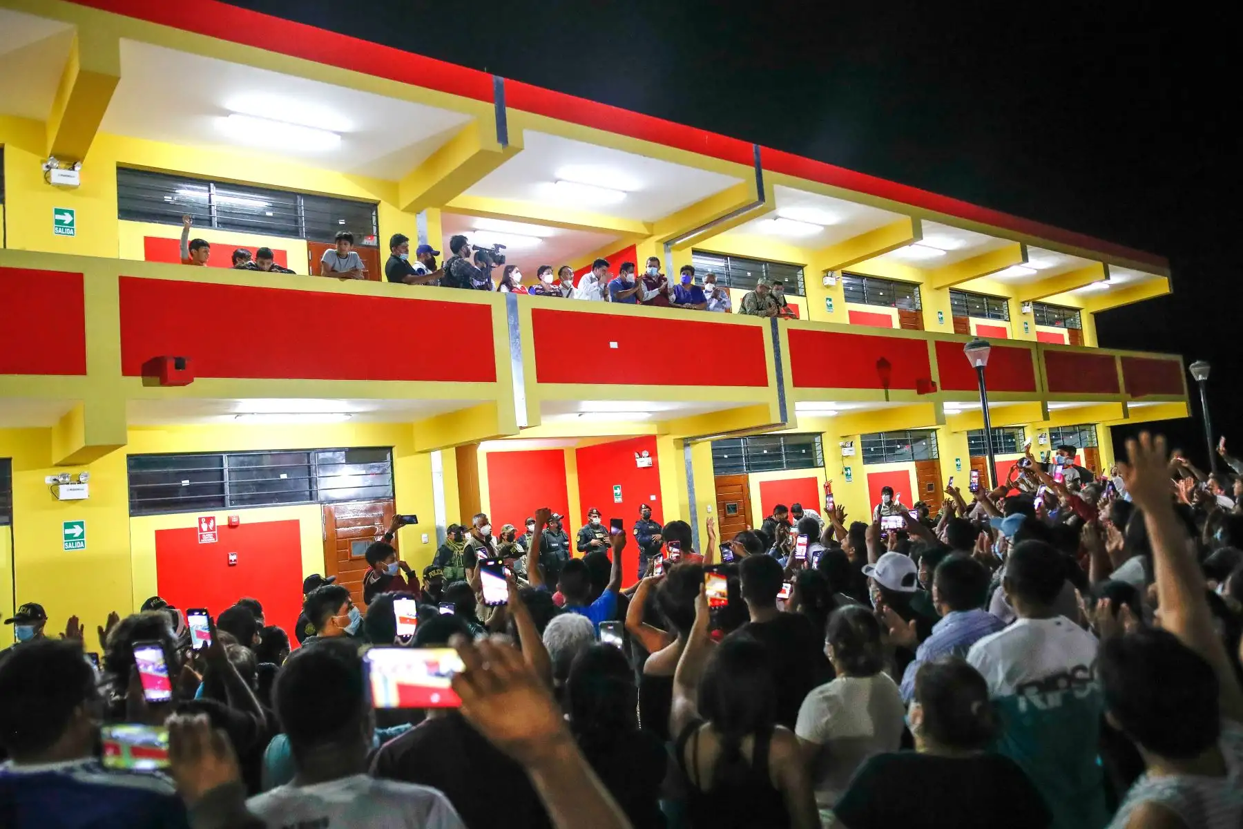Presidente Pedro Castillo inspecciona las obras de construcción del colegio José Campos Peralta, en el centro poblado Batán Grande, en el distrito de Pítipo, región Lambayeque. Foto: ANDINA/Prensa Presidencia