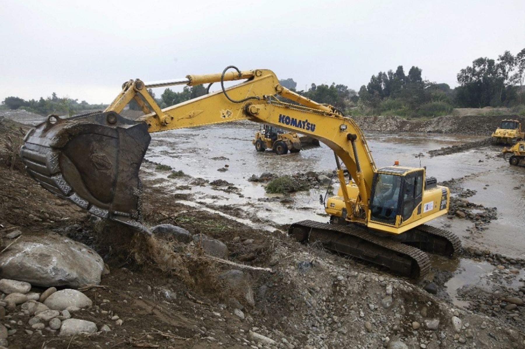 El Ministerio de Vivienda, Construcción y Saneamiento culminó los trabajos de reforzamiento de diques del cauce del río Grande Coata, en el sector Llachahui, en la comunidad campesina de Llucco, perteneciente al distrito de Coata, región Puno.