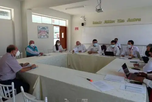 El ministro de Vivienda, Construcción y Saneamiento, Geiner Alvarado López, y su equipo técnico sostienen hoy reuniones de trabajo con autoridades municipales de Lambayeque y el Gobierno Regional, a fin de atender sus principales demandas en saneamiento, vivienda y mejoramiento de barrios.