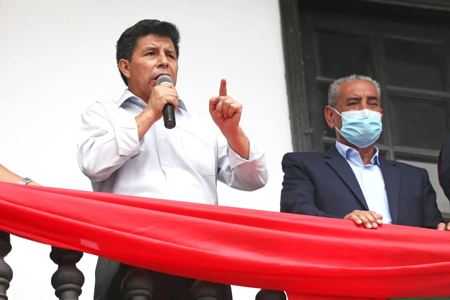 Presidente de la República, Pedro Castillo, sostiene encuentro con la población en la plaza de Chachapoyas. Foto: ANDINA/ Prensa Presidencia