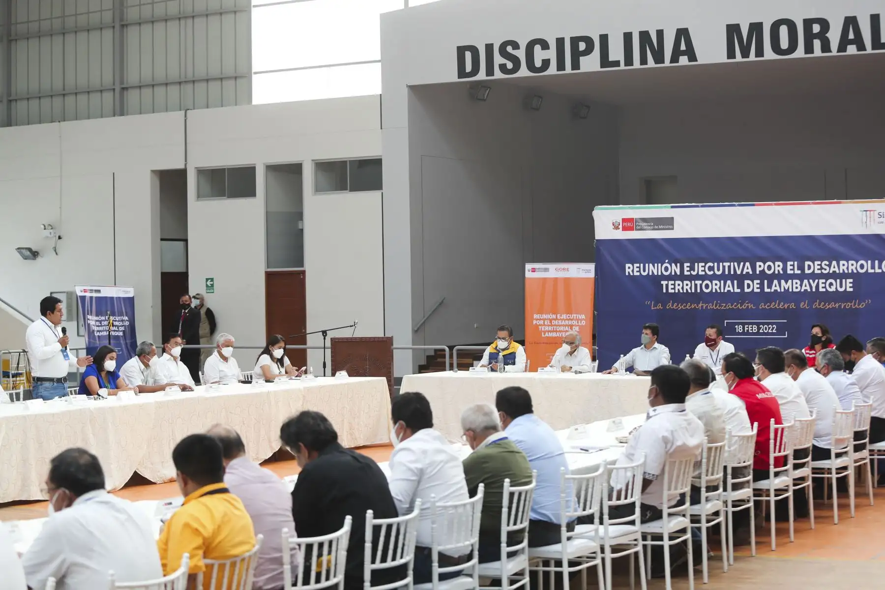 El Presidente de la República, Pedro Castillo, y el jefe del Gabinete Ministerial, Aníbal Torres, encabezan la Reunión Ejecutiva por el Desarrollo Territorial de Lambayeque, junto a la vicepresidenta Dina Boluarte, el gobernador Luis Alberto Díaz Bravo y ministros de Estado. Foto: ANDINA/PCM