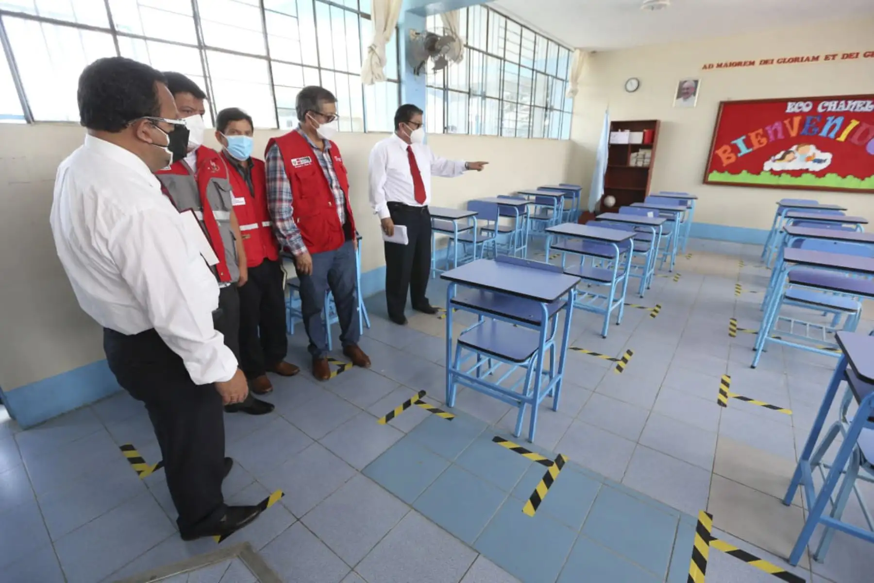 El ministro de Educación, Rosendo Serna, visitó locales escolares en Piura. ANDINA/Difusión