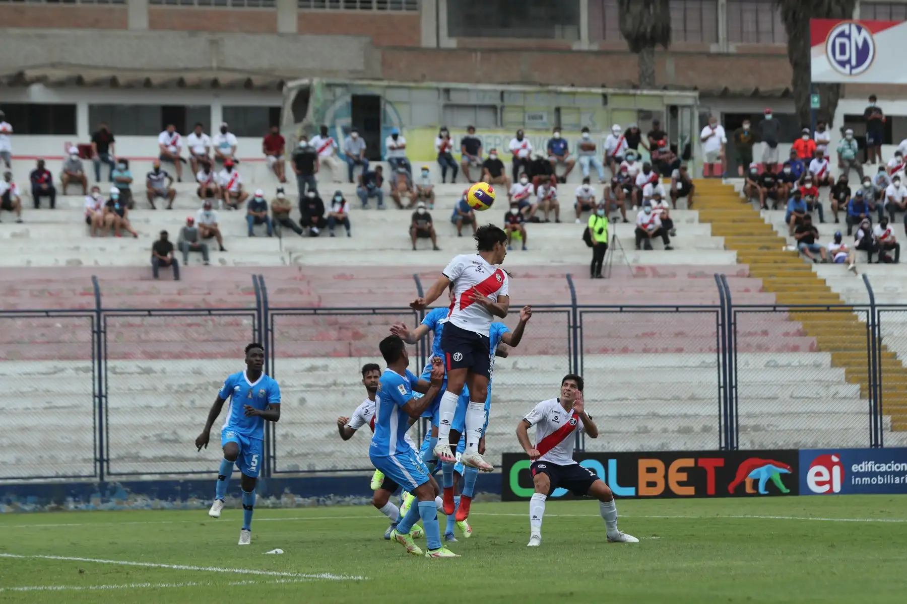 Deportivo Municipal y Binacional se enfrentan en el estadio Iván Elías de Villa El Salvador por la fecha 3 de la Liga 1. Foto: ANDINA/Carla Patiño