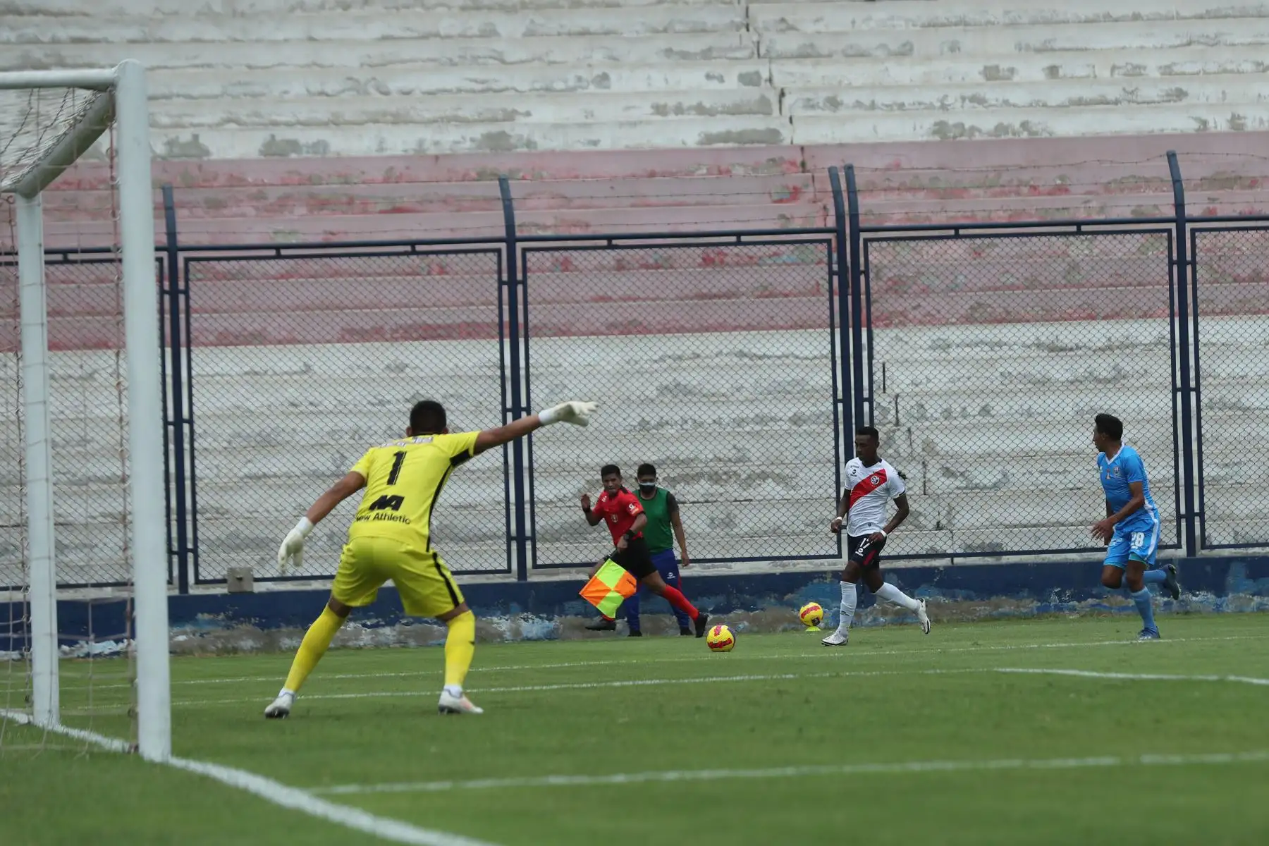 Deportivo Municipal y Binacional se enfrentan en el estadio Iván Elías de Villa El Salvador por la fecha 3 de la Liga 1. Foto: ANDINA/Carla Patiño