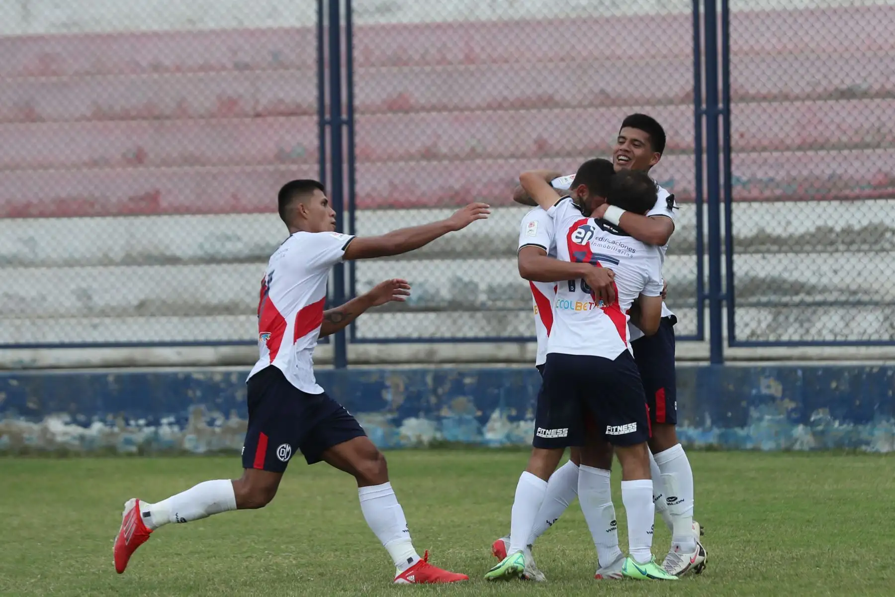 Deportivo Municipal y Binacional se enfrentan en el estadio Iván Elías Moreno de Villa El Salvador por la fecha 3 de la Liga 1. Foto: ANDINA/Carla Patiño