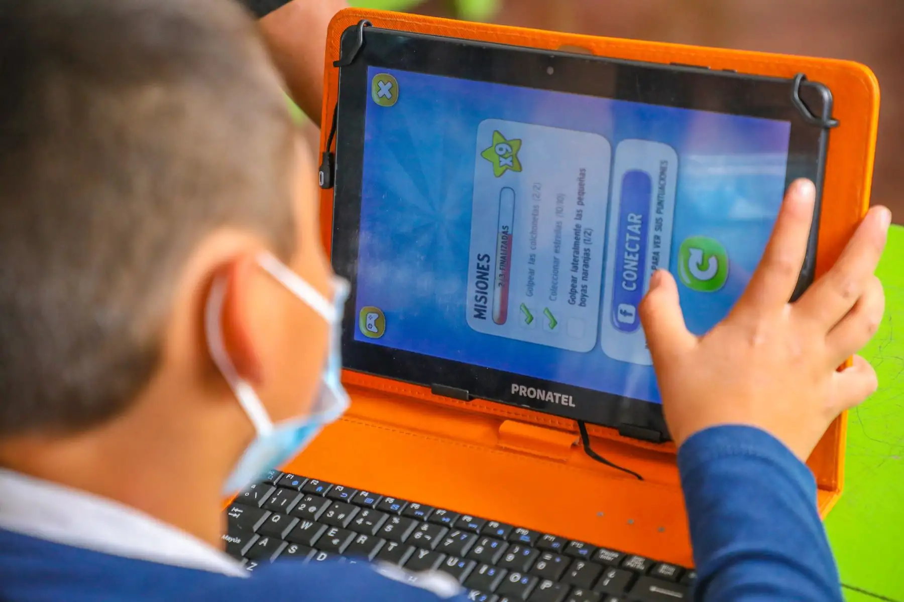 Dispositivos tecnológicos serán distribuidos, priorizando los 478 colegios beneficiarios del Proyecto de Banda Ancha para la región Ayacucho, que impulsa el Programa Nacional de Telecomunicaciones y se encuentra en funcionamiento desde el 2019. 
Foto: MTC