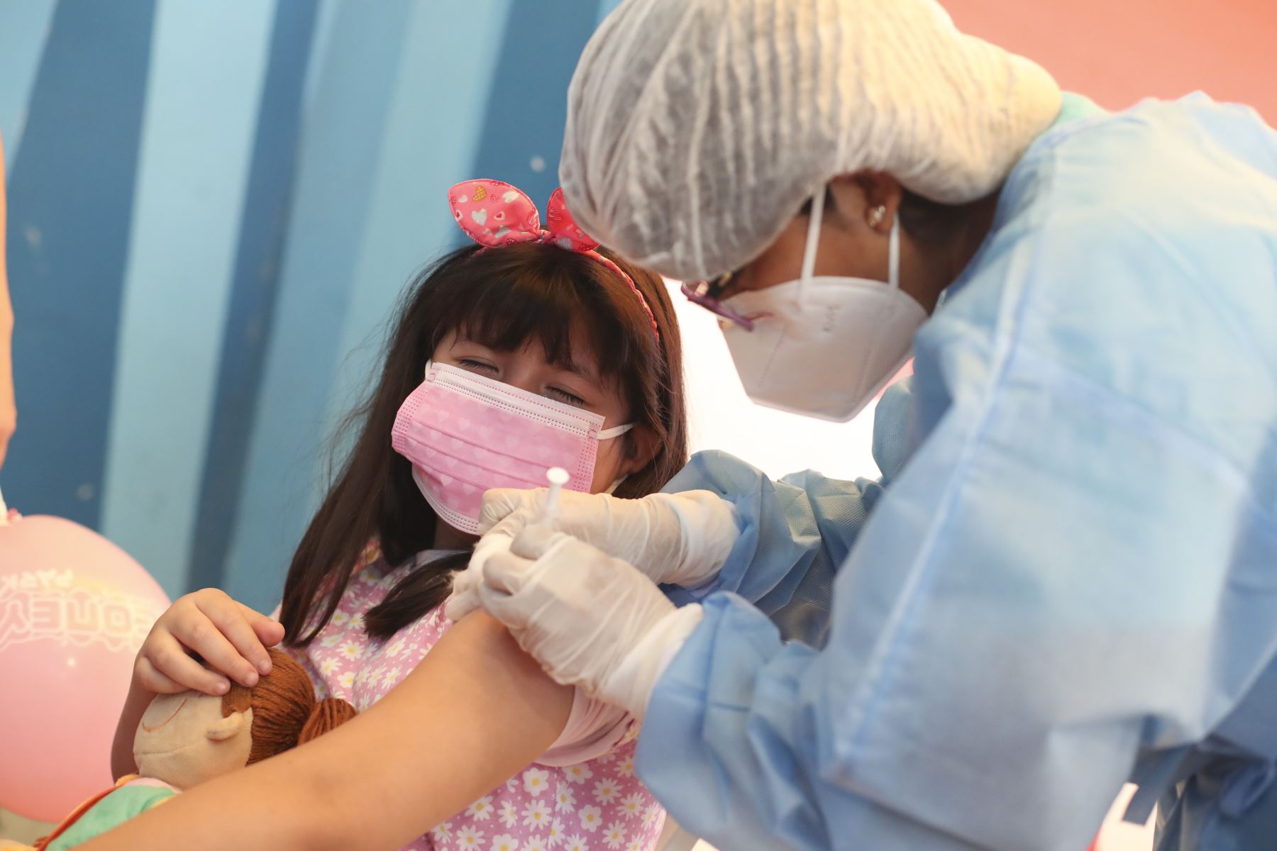 En Arequipa, el 55 % de los 175,000 niños de 5 a 11 años han recibido la primera dosis de la vacuna contra el covid-19. Foto: ANDINA/Archivo/Carla Patiño Ramírez