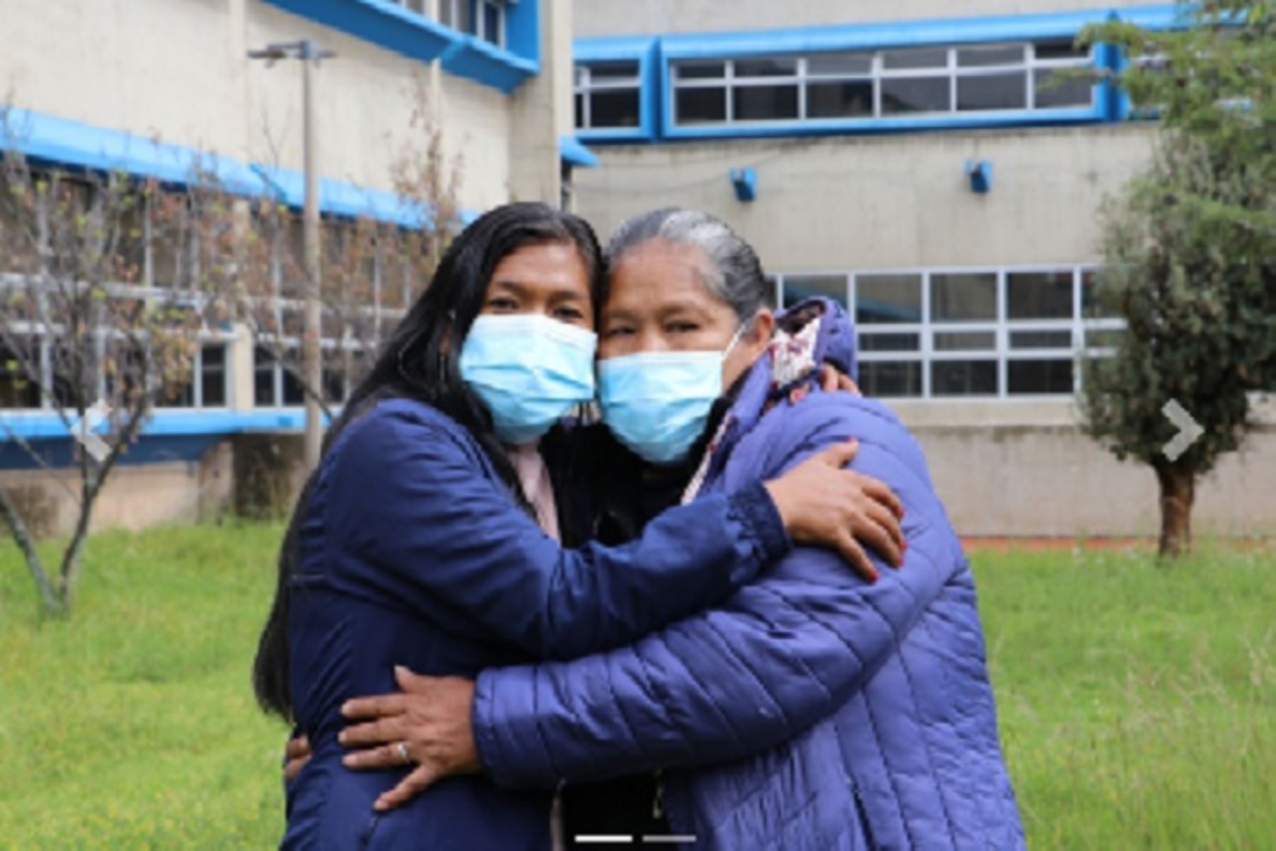 Tras permanecer dos años en la lista de espera, la enfermera Rocío Mamani Tito, recibió un nuevo órgano donado por su madre.
