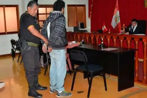 El juez del Segundo Juzgado de Investigación Preparatoria Permanente de San Juan de Lurigancho, Alfredo Ccopa Osorio, explicó que el alto número de procesos por OAF se genera porque los progenitores incumplen con los pagos de las pensiones alimenticias mensuales establecidos por los jueces de paz letrado. Foto: ANDINA/Poder Judicial.