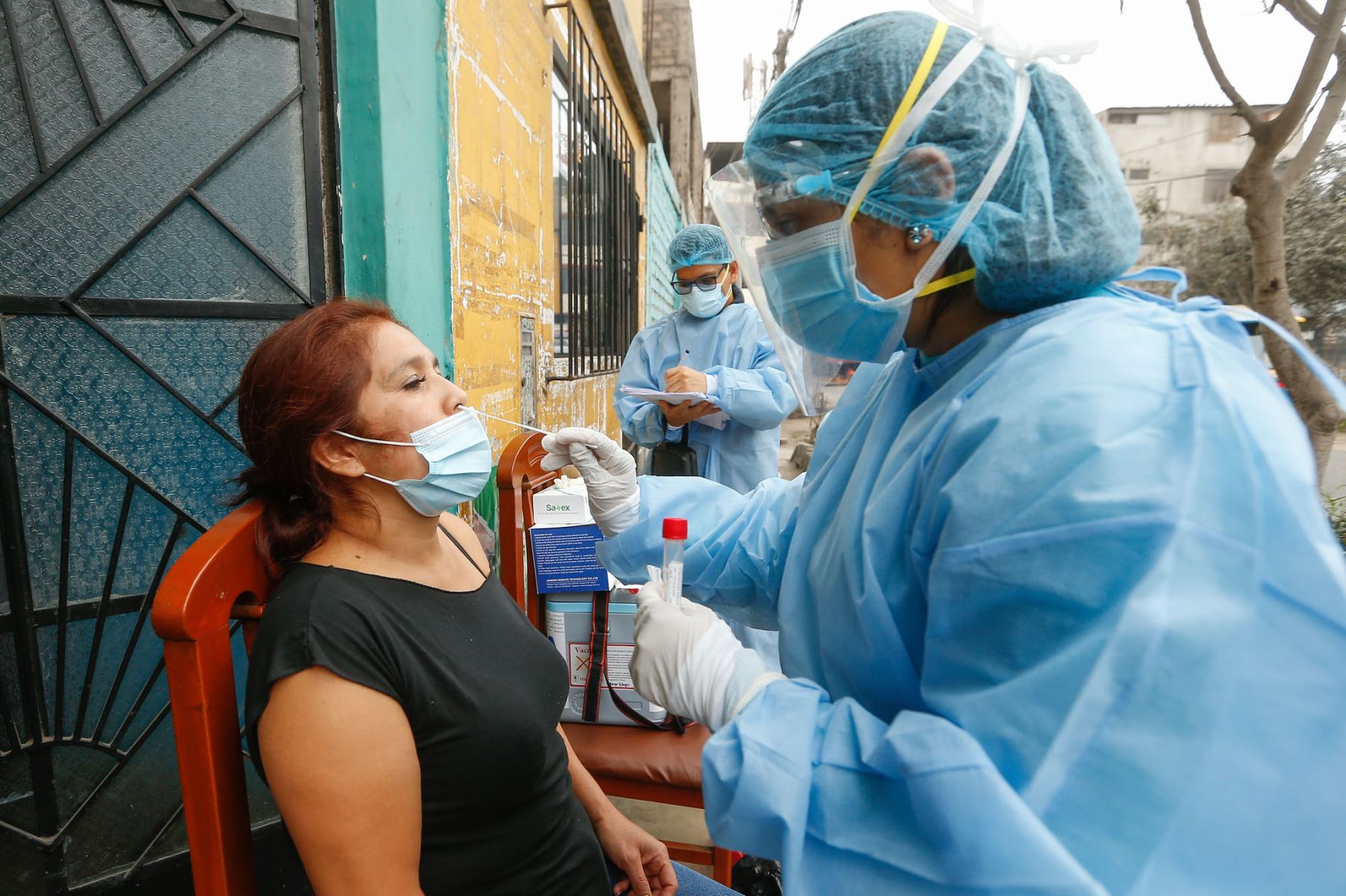 Covid-19: Perú reporta 946 contagios y un fallecido en 24 horas
