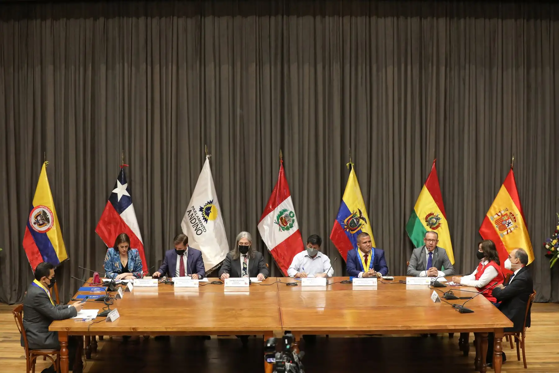 Presidente Pedro Castillo, encabeza reunión con miembros del Parlamento Andino en Lurín. Foto: ANDINA/Prensa Presidencia