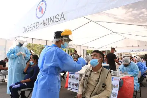 Solo el 19 de julio se registraron los resultados de 72,936 personas muestreadas, de las cuales 7,947 fueron casos sintomáticos confirmados de ese día. ANDINA/Difusión